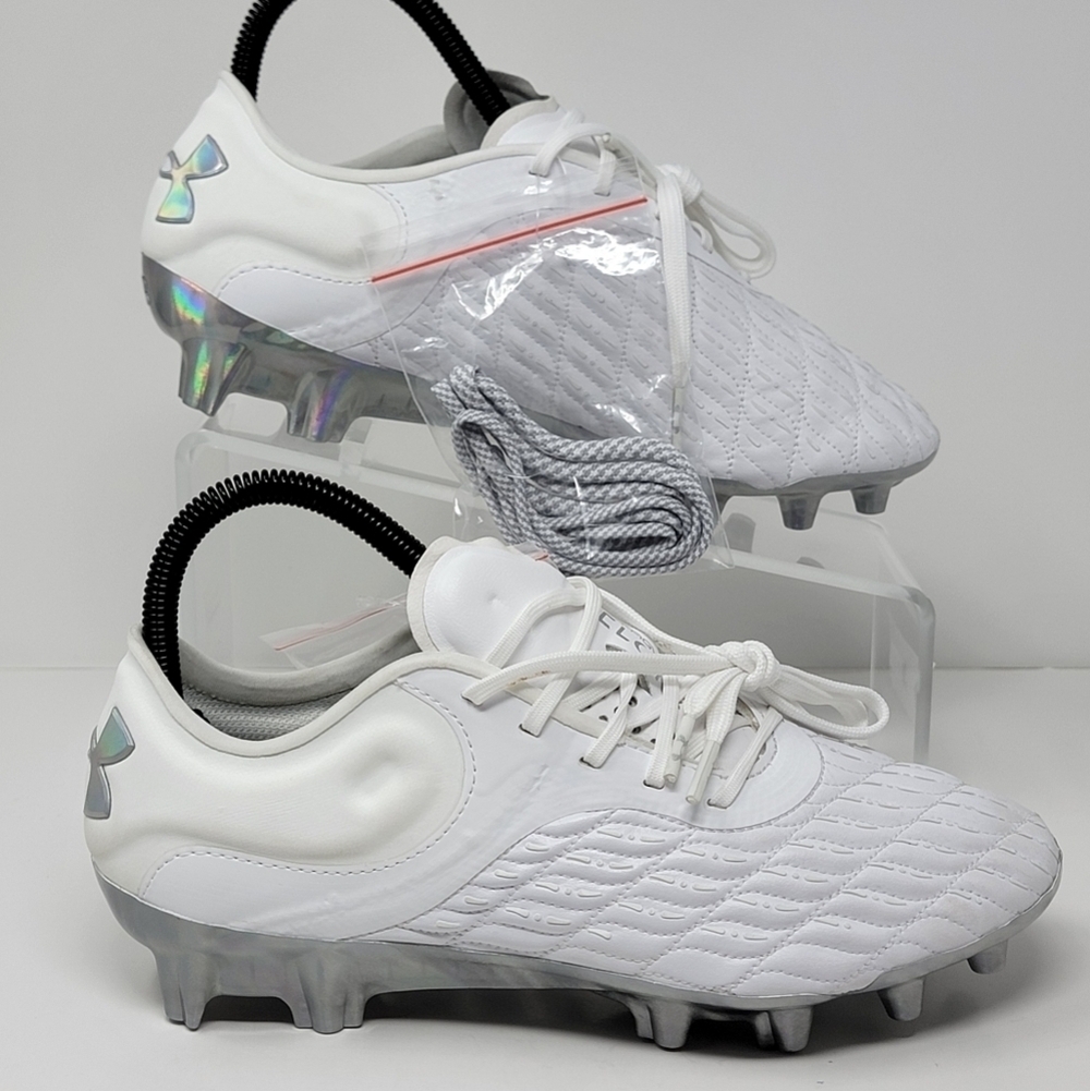 Under Armour Magnetico Elite 3 FG Soccer Cleats White Womens Sz 6.5  3027160-100